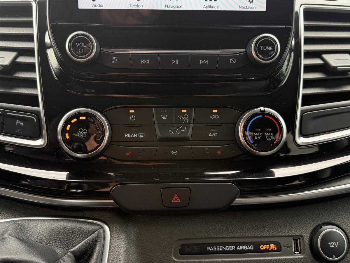 Ford Tourneo Custom MPV 2,0 l 125 kw