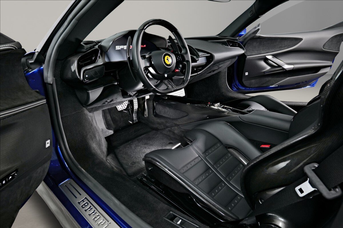 Ferrari SF90 Kupé 4,0 l 736 kw