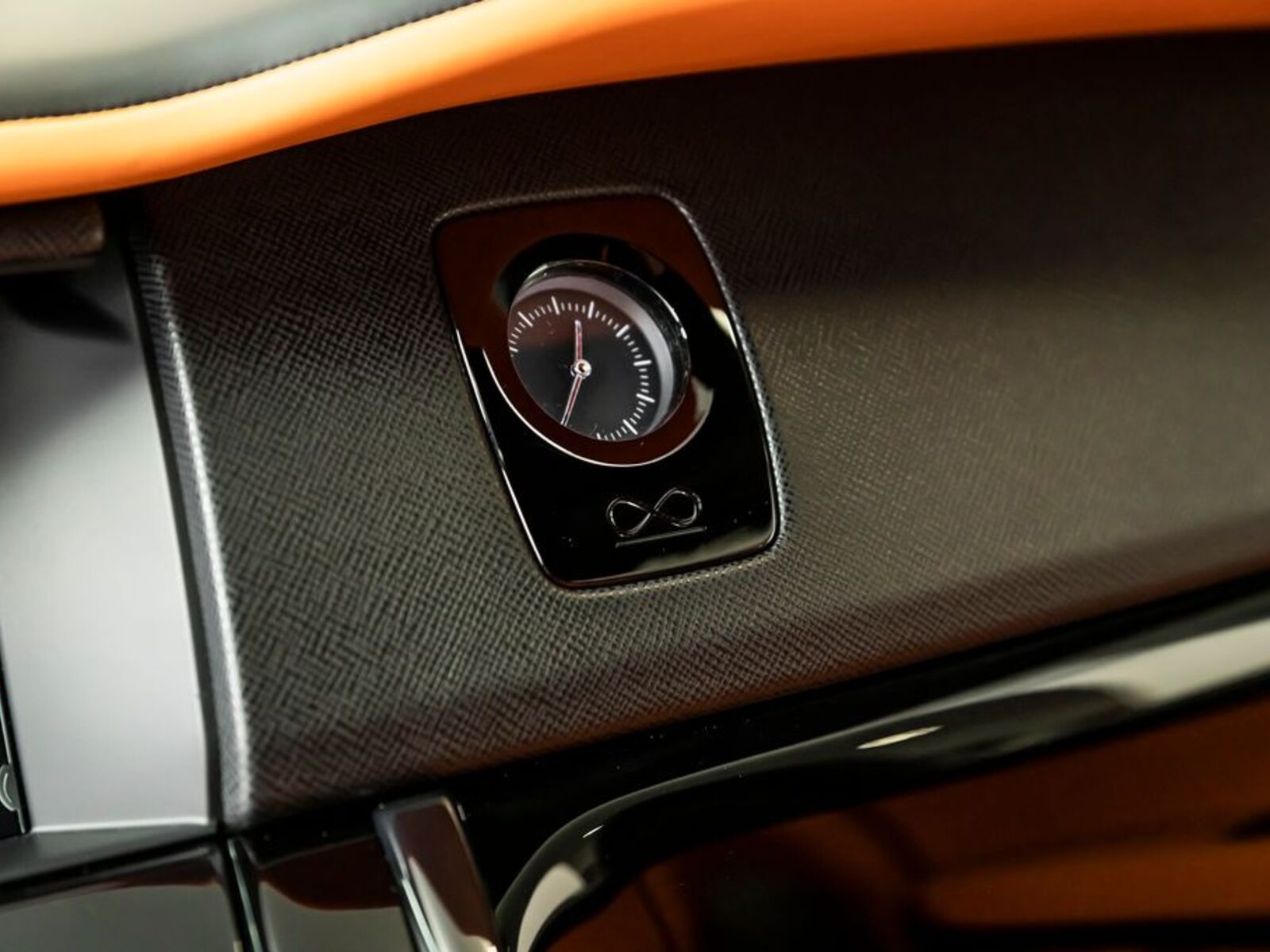 Rolls-Royce Cullinan 19