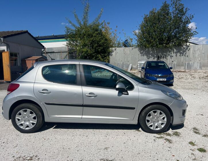 Peugeot 207 6