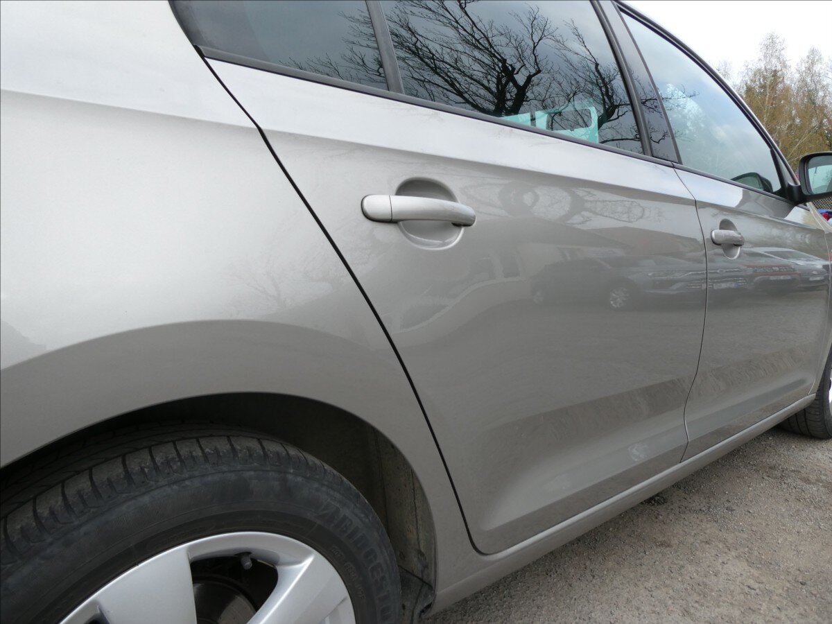 Škoda Rapid Sedan / Limuzína 1,2 l 77 kw