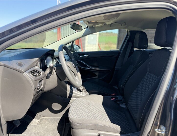 Opel Astra Hatchback 999,0 77 kw