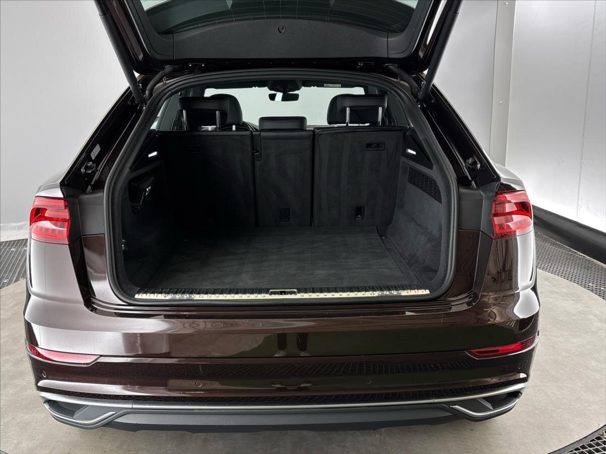 Audi Q8 SUV / Terénní 3,0 l 250 kw