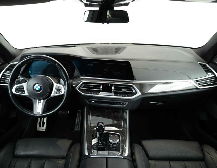 BMW X5 SUV / Terénní 4,4 l 390 kw