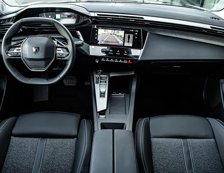 Peugeot 408 Liftback 1,2 l 105 kw