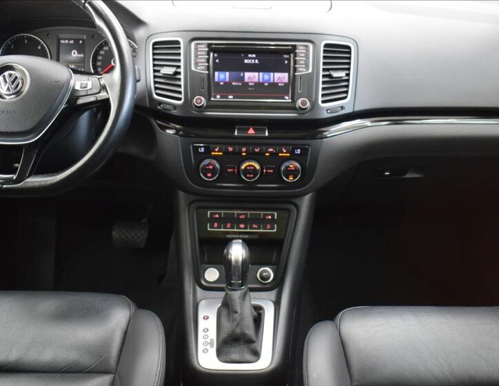 Volkswagen Sharan 19