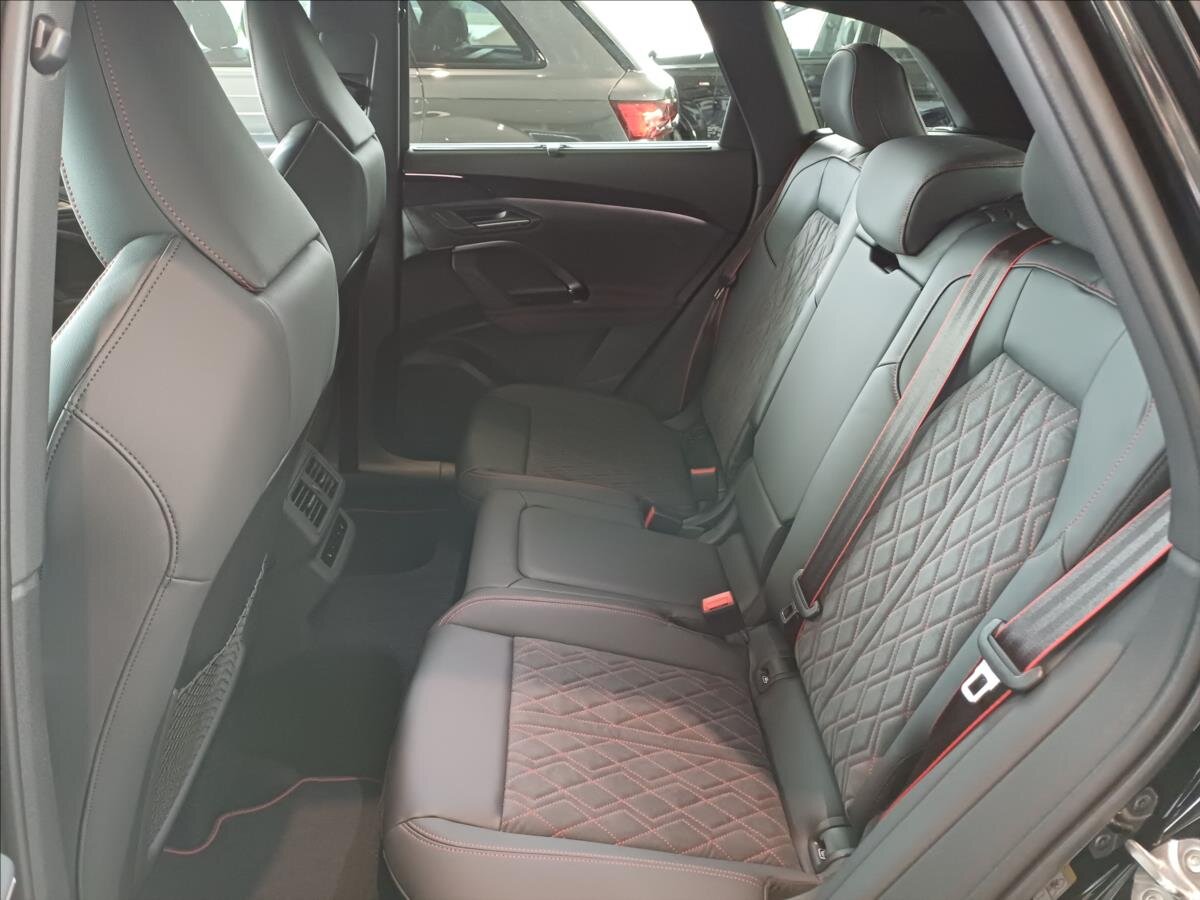 Audi Q5 SUV / Terénní 2,0 l 150 kw