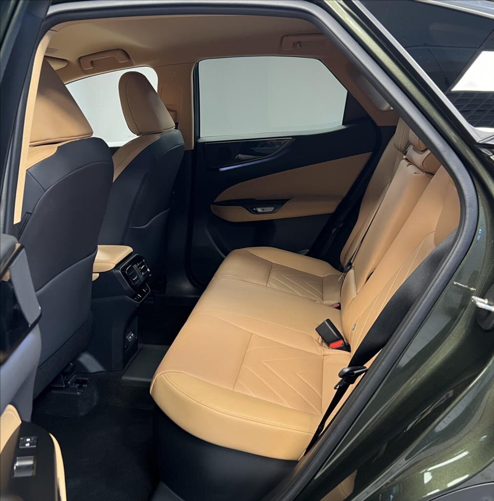 Lexus NX 450h plus SUV 2,5 l 227 kw