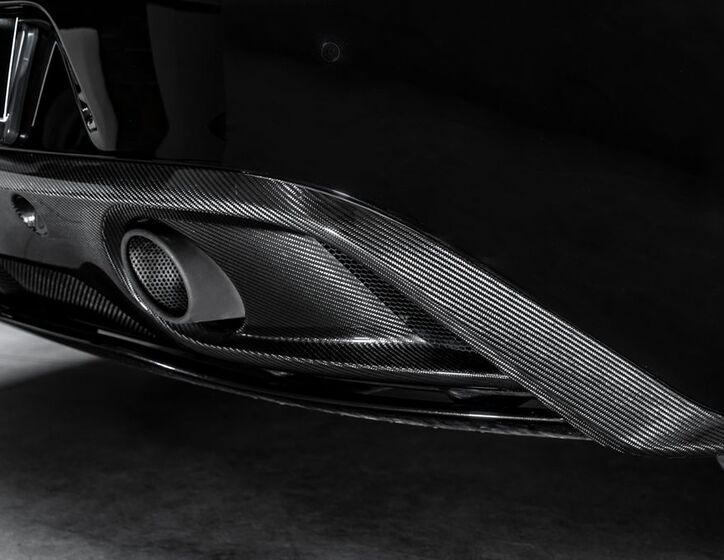 Aston Martin Vanquish 19