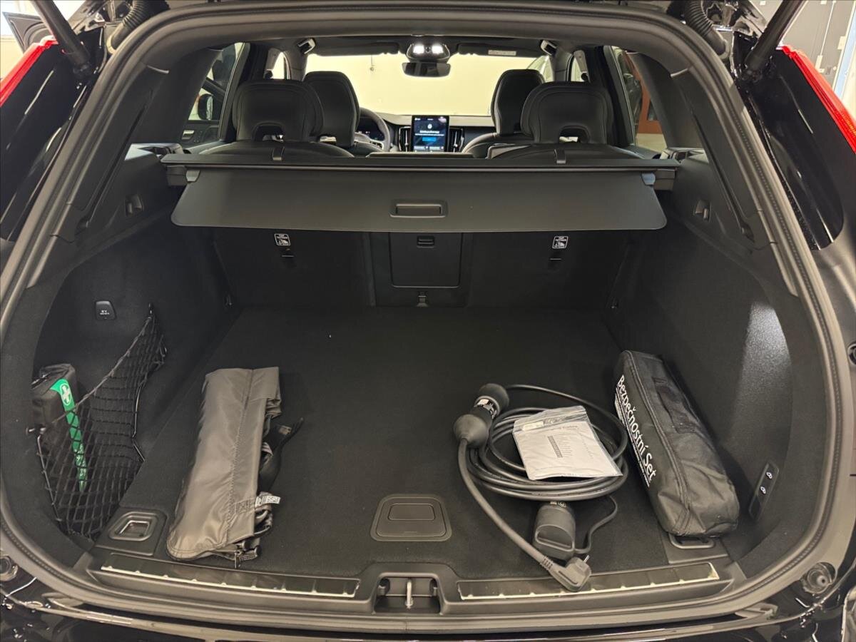 Volvo XC60 SUV / Terénní 2,0 l 228 kw