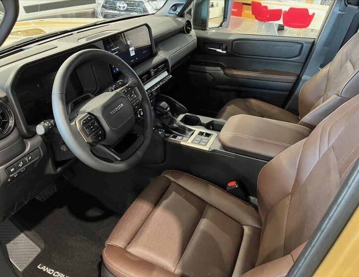 Toyota Land Cruiser 12