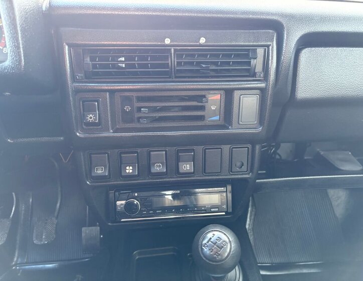 Lada Niva SUV / Terénní 1,7 l 60 kw