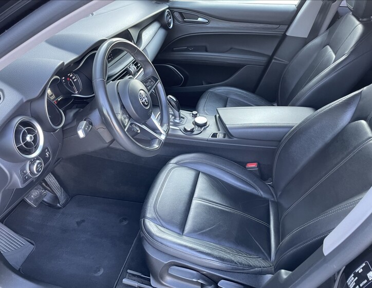 Alfa Romeo Stelvio 15