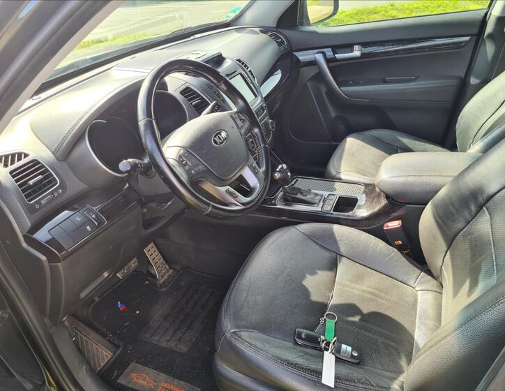 KIA Sorento 16