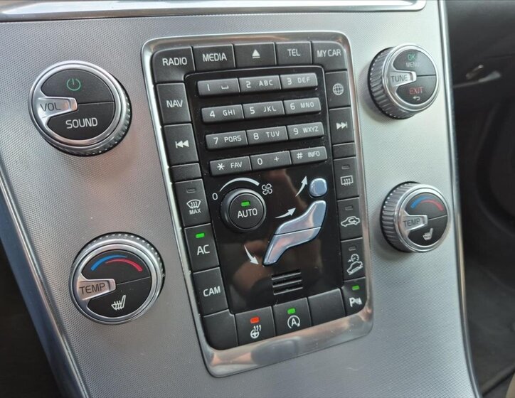 Volvo XC60 SUV 2,4 l 140 kw