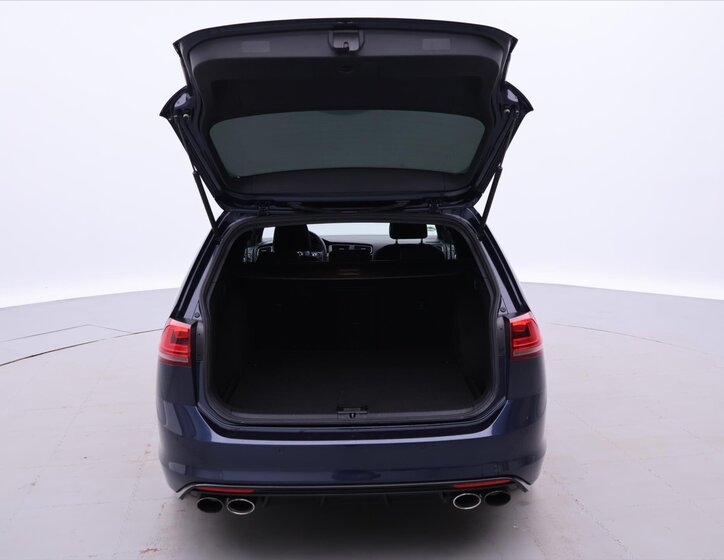 Volkswagen Golf Kombi 2,0 l 221 kw