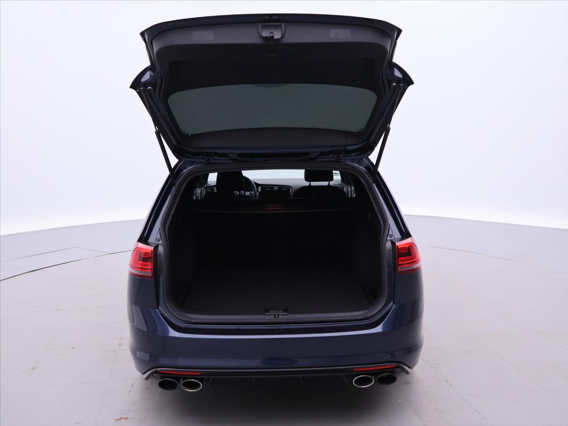 Volkswagen Golf Kombi 2,0 l 221 kw