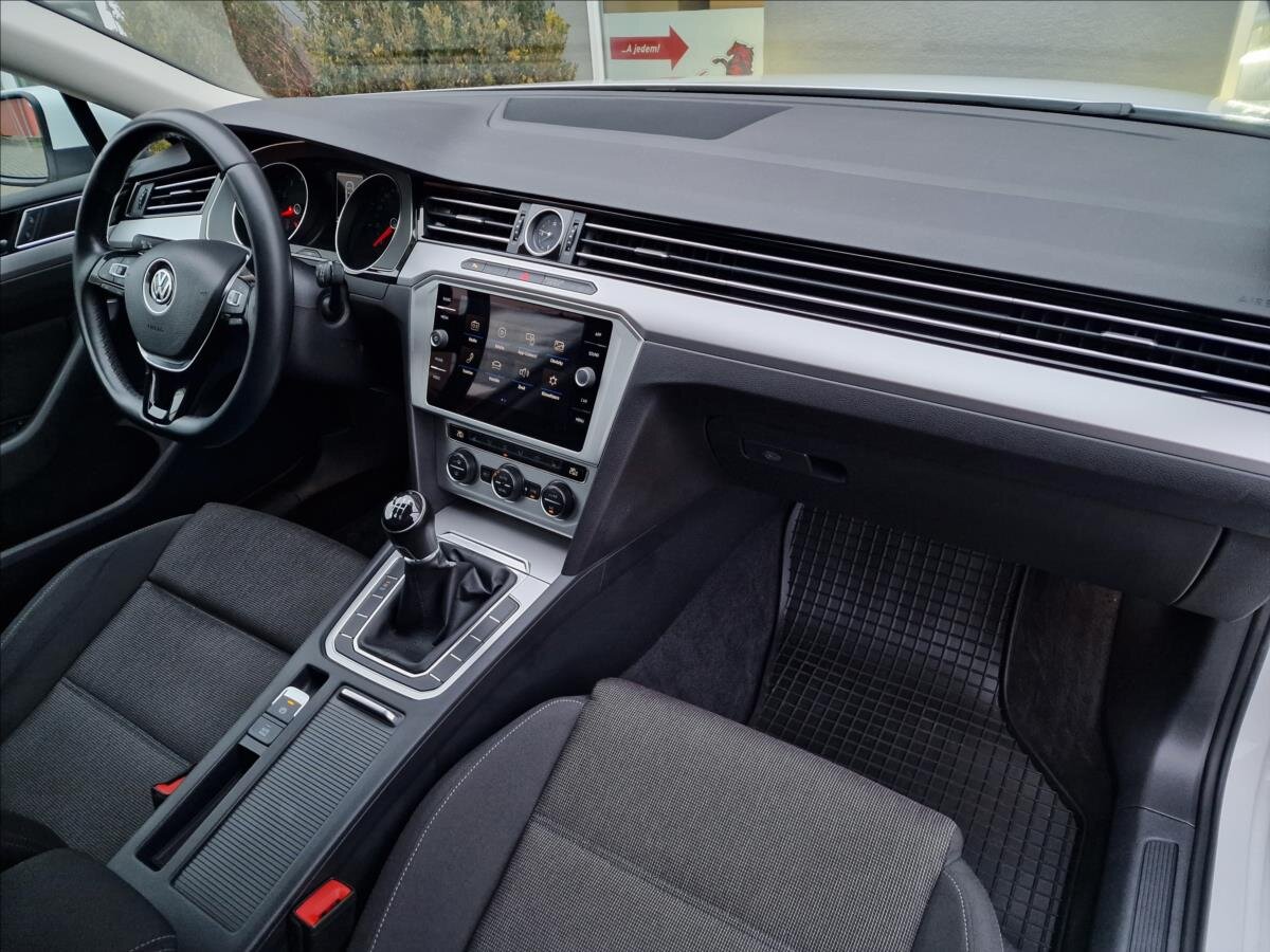 Volkswagen Passat Kombi 1,4 l 110 kw