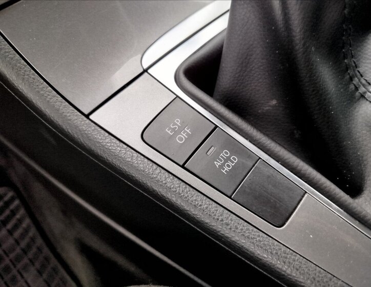 Volkswagen Passat 25