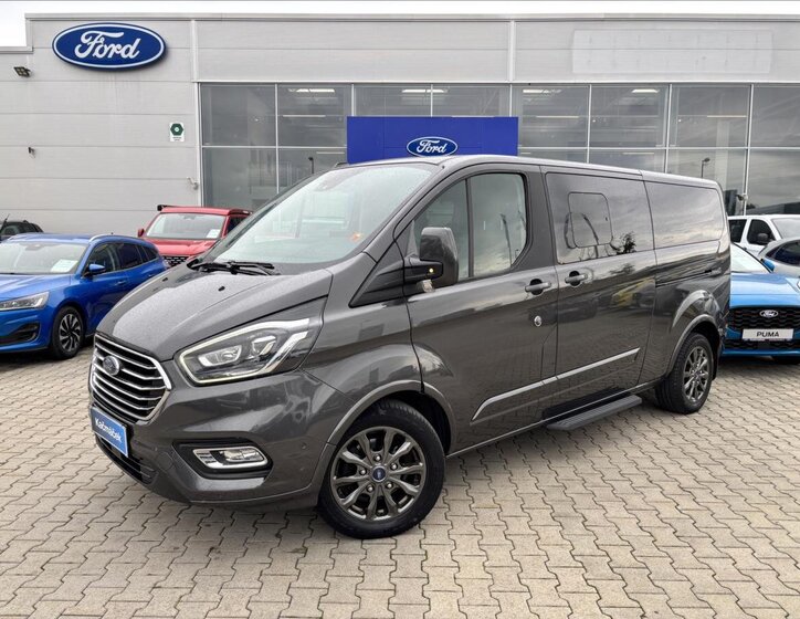 Ford Tourneo Custom 1