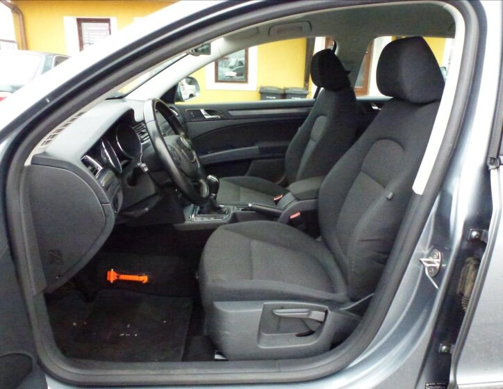 Škoda Superb Kombi 1,6 l 77 kw