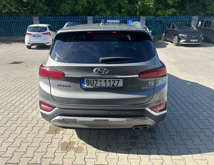Hyundai Santa Fe 6