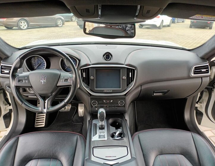 Maserati Ghibli Sedan 3,0 l 243 kw