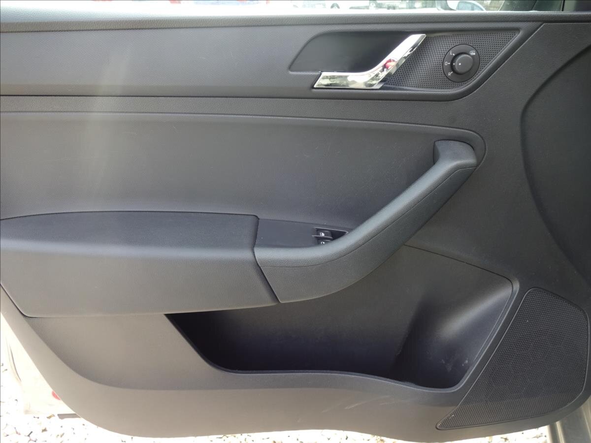 Škoda Rapid Sedan / Limuzína 1,2 l 66 kw