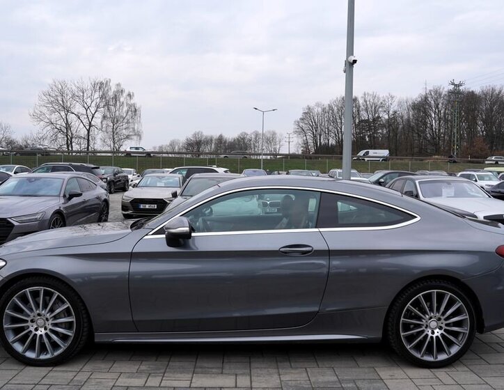 Mercedes-Benz Třídy C Kupé 2,1 l 150 kw