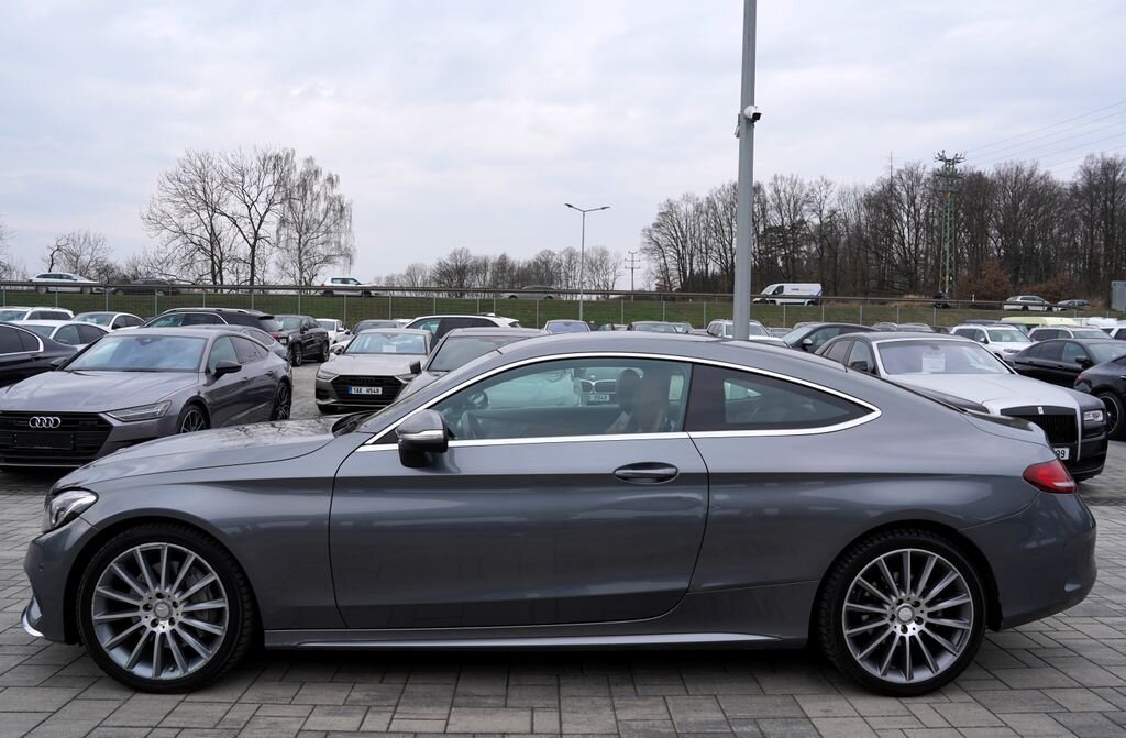 Mercedes-Benz Třídy C Kupé 2,1 l 150 kw