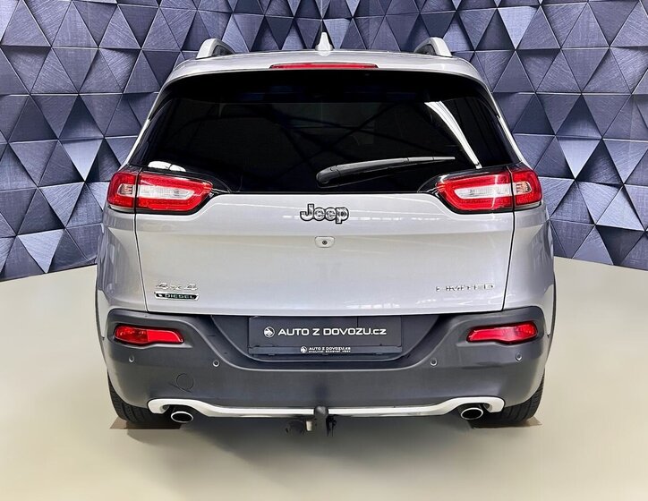 Jeep Cherokee SUV / Terénní 2,0 l 125 kw