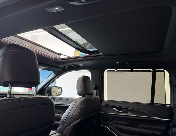 Jeep Grand Cherokee 19