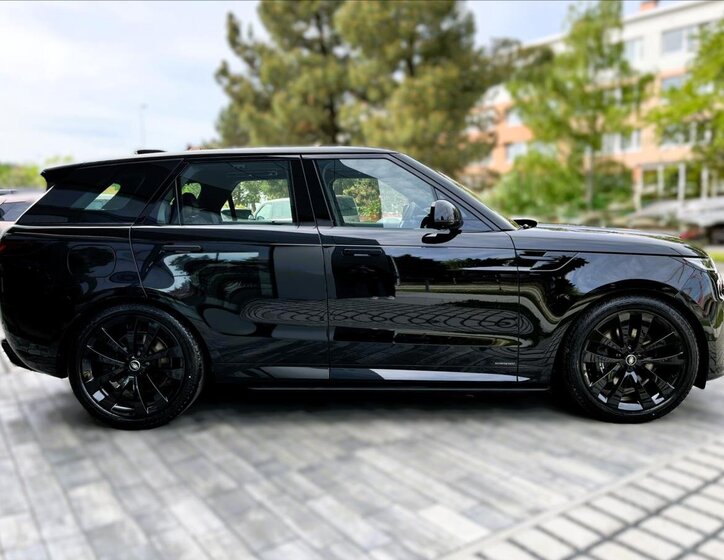 Land Rover Range Rover Sport SUV / Terénní 4,4 l 390 kw