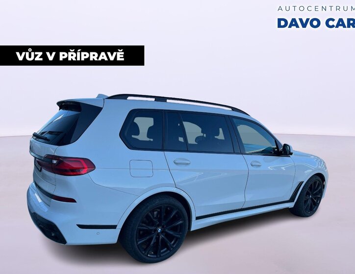 BMW X7 SUV / Terénní 3,0 l 250 kw