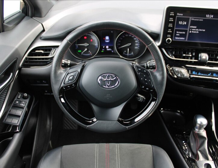 Toyota C-HR 10