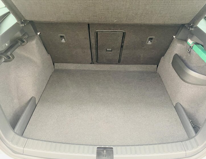 Škoda Karoq SUV / Terénní 1,5 l 110 kw