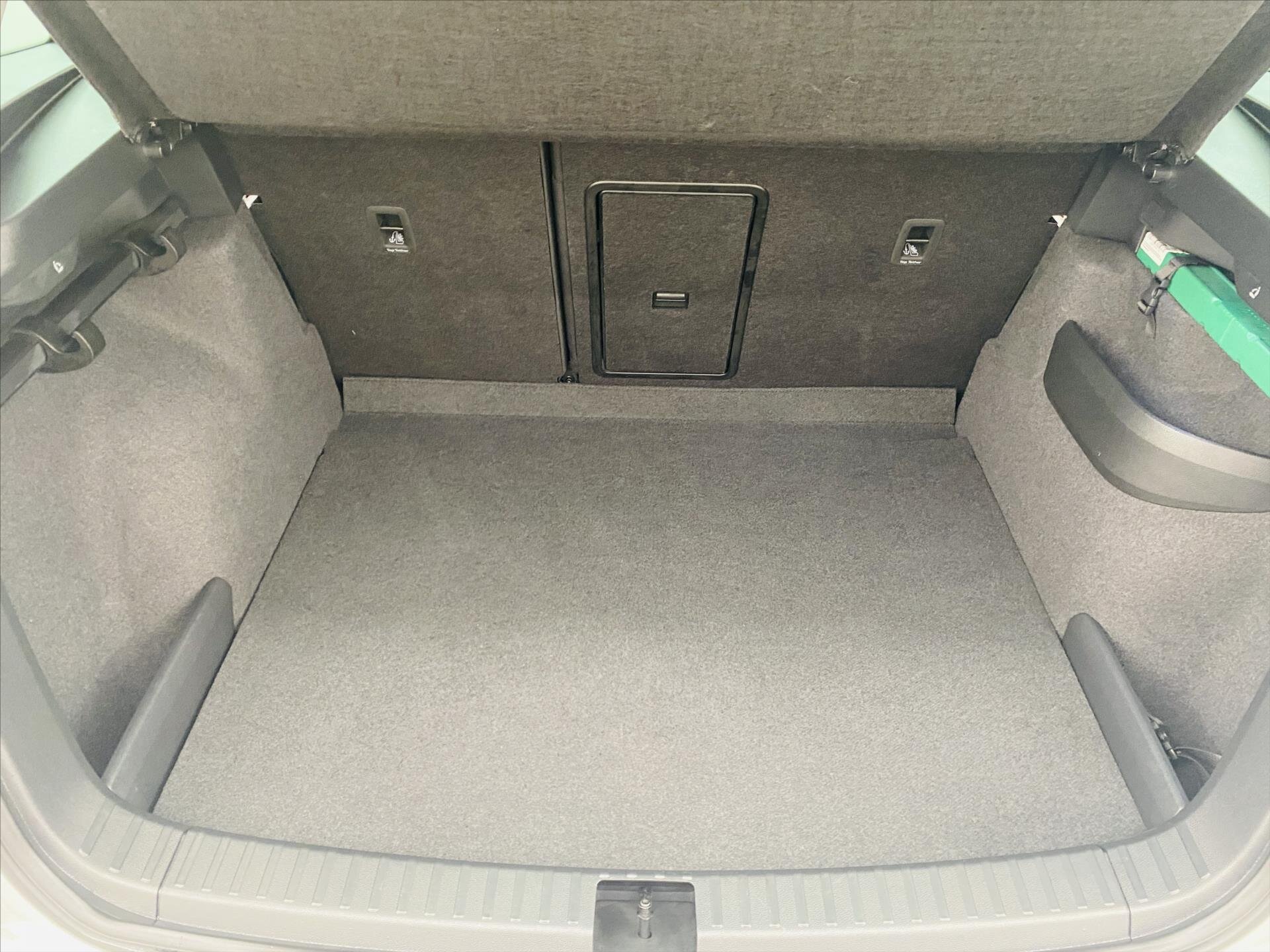 Škoda Karoq SUV / Terénní 1,5 l 110 kw