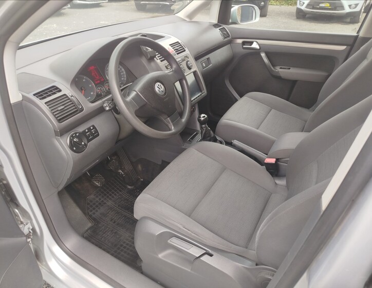 Volkswagen Touran 11
