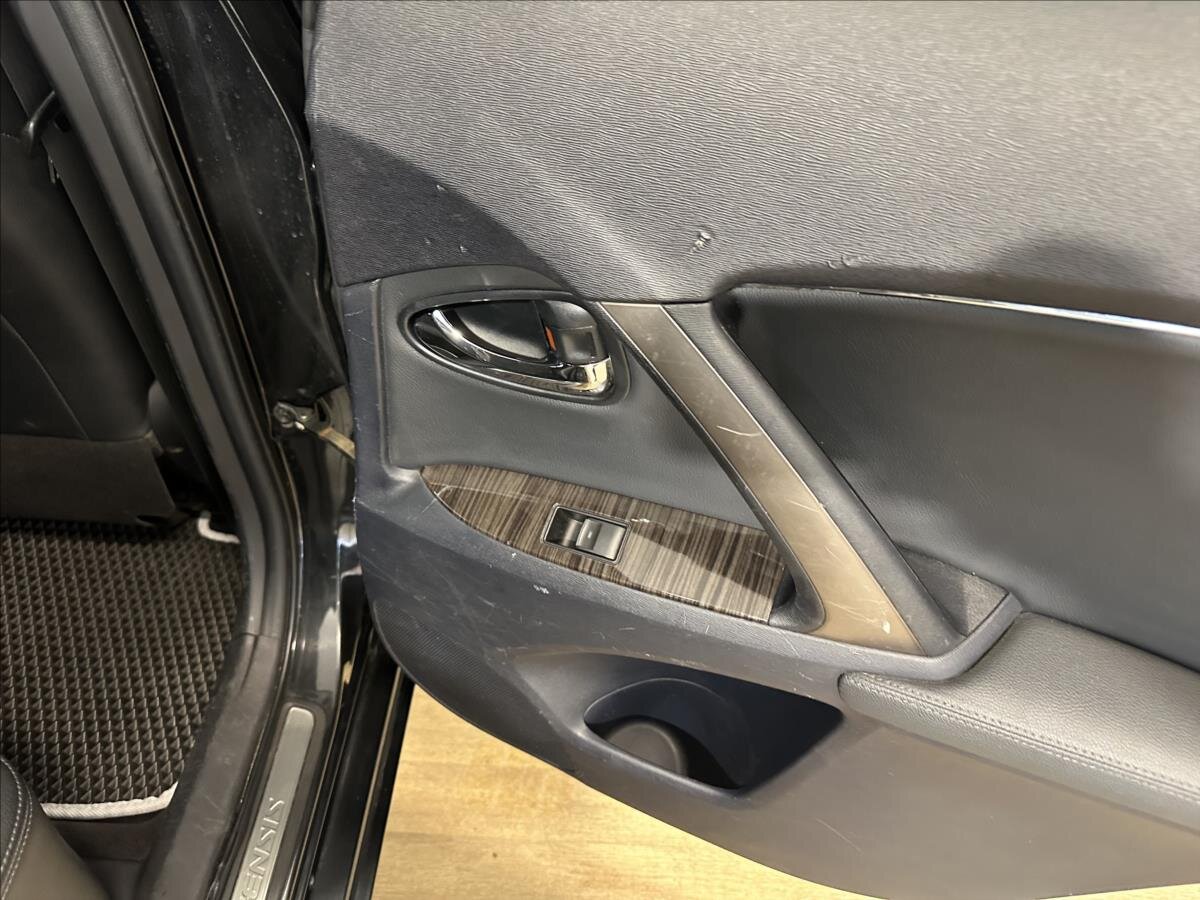 Toyota Avensis Kombi 2,0 l 91 kw