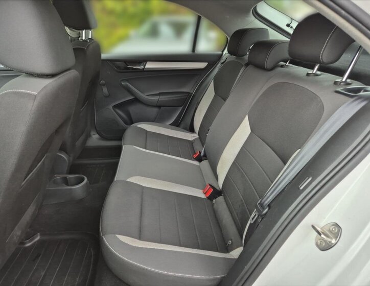 Škoda Rapid Sedan / Limuzína 999,0 70 kw