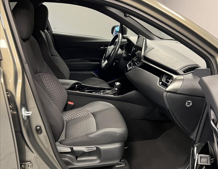 Toyota C-HR 9