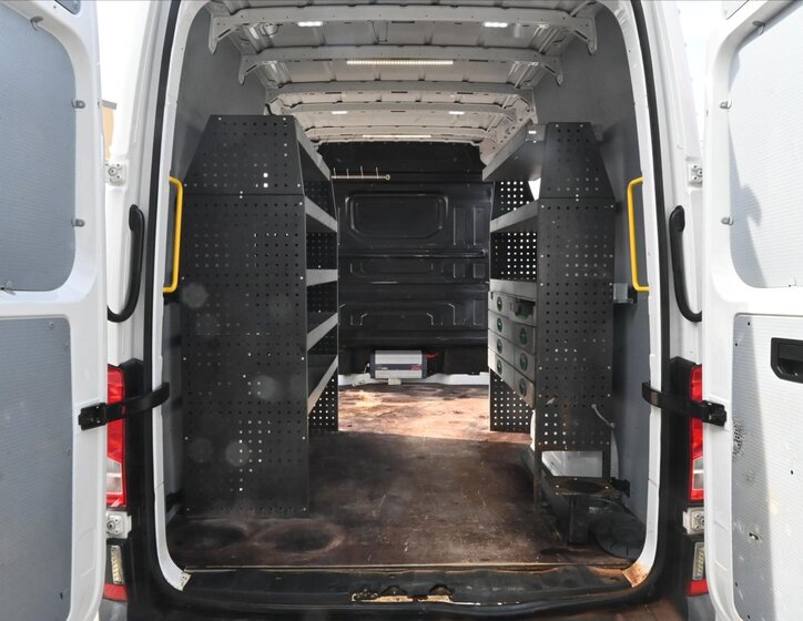 Volkswagen Crafter Skříň 2,0 l 103 kw