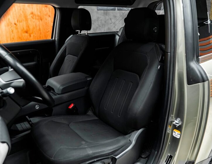 Land Rover Defender SUV / Terénní 3,0 l 294 kw