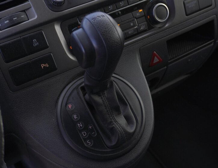 Volkswagen Caravelle 10