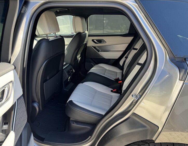 Land Rover Range Rover Velar 12