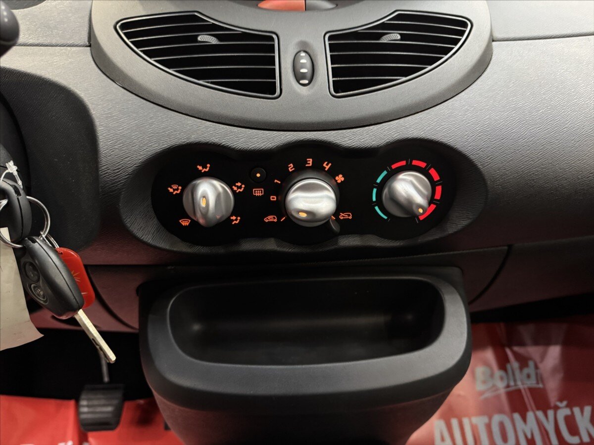 Renault Twingo Hatchback 1,1 l 55 kw