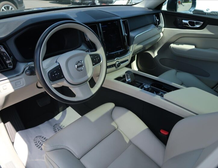 Volvo XC60 SUV / Terénní 2,0 l 145 kw