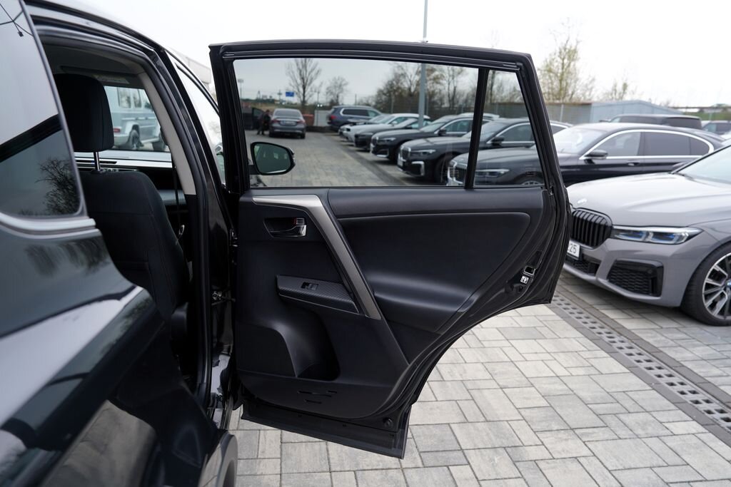 Toyota RAV4 SUV / Terénní 2,0 l 91 kw