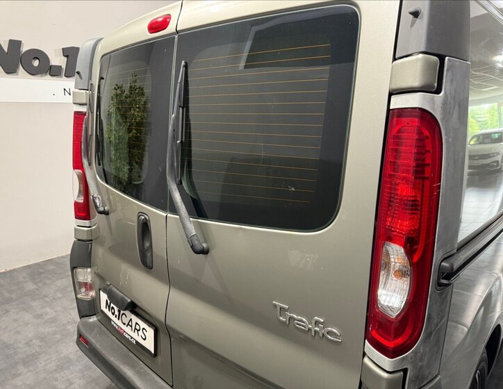 Renault Trafic 19