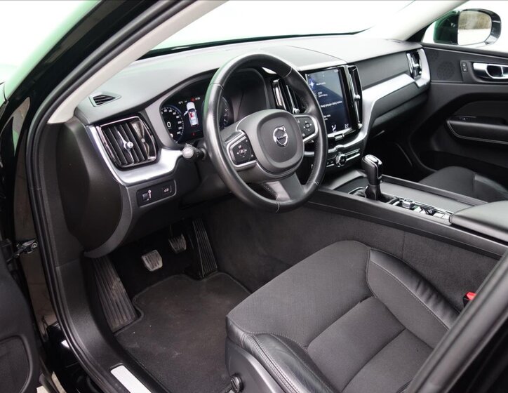 Volvo XC60 SUV / Terénní 2,0 l 110 kw